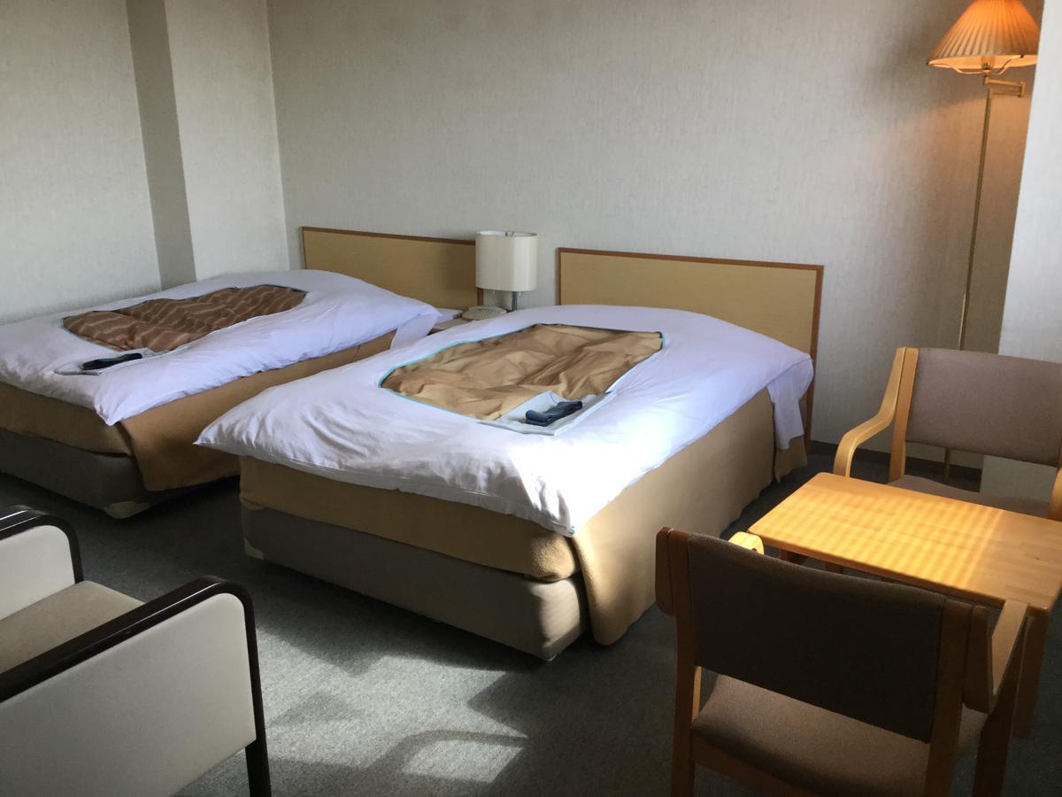 Hotel Four C'S Motomiya Екстер'єр фото